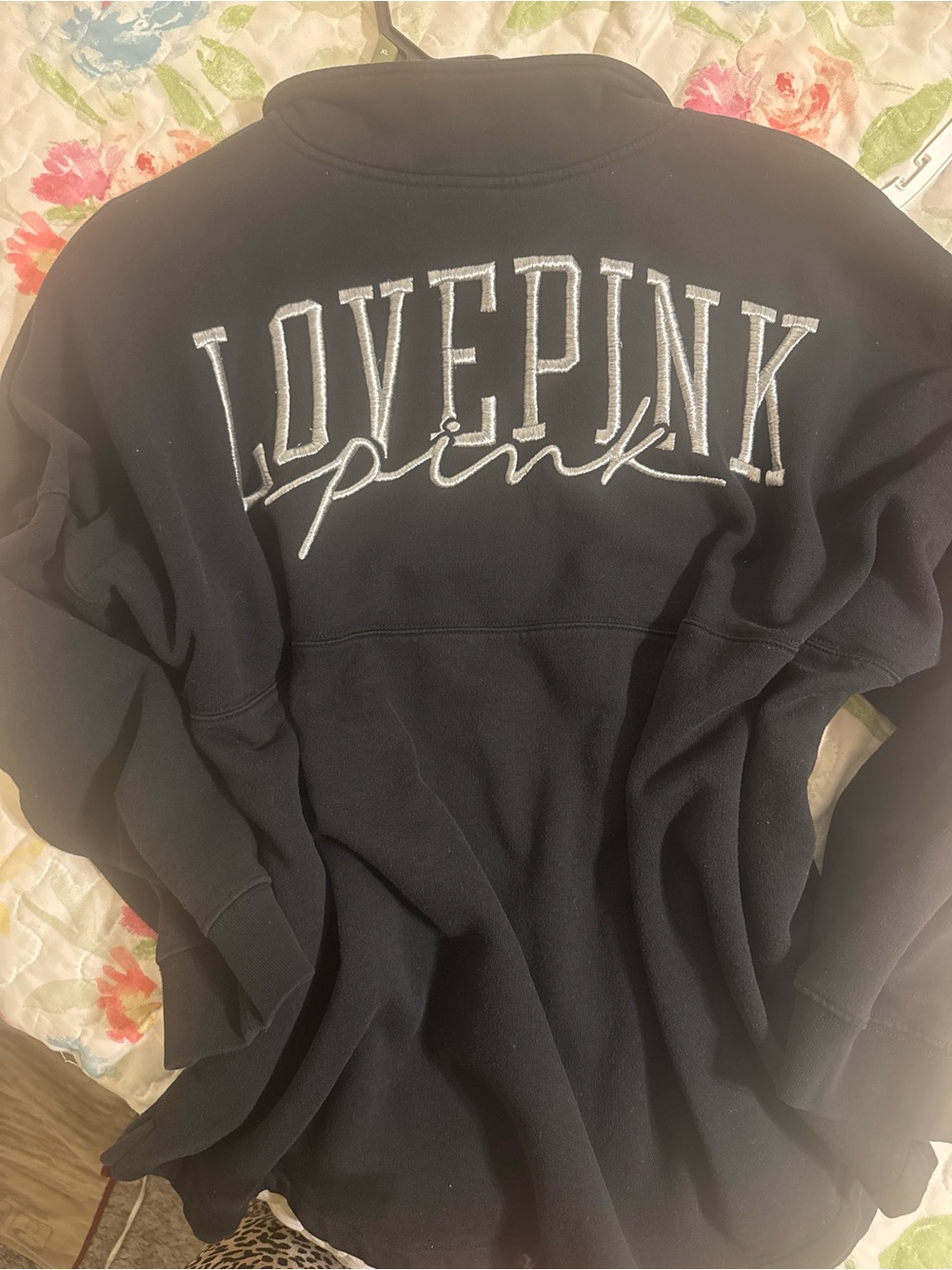 PINK Victoria's Secret Black 'LOVE PINK' Pullover Sweatshirt